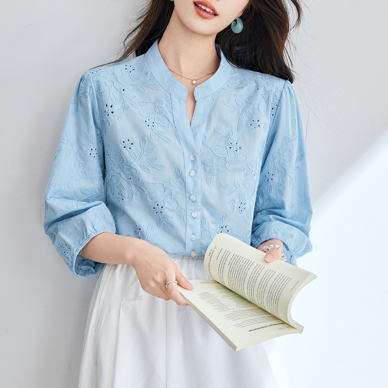 [Customized] V Neck Embroidered Cut Out Three-Quarter Sleeve Shirt for Women Spring and Summer New Pure Cotton Elegant Simple Top Shirt