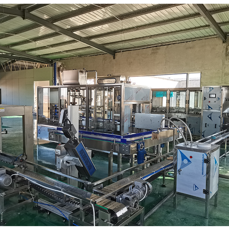 Maquinaria de llenado de agua de barril de agua pura línea de producción de equipos de llenado de agua de barril grande