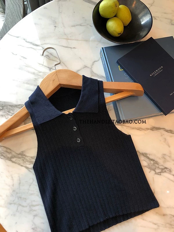 [Готовый запас] Маленький светский вязаный жилет с воротником-поло для женщин, который можно носить внутри и снаружи летом, нишевый топ без рукавов с дизайном.