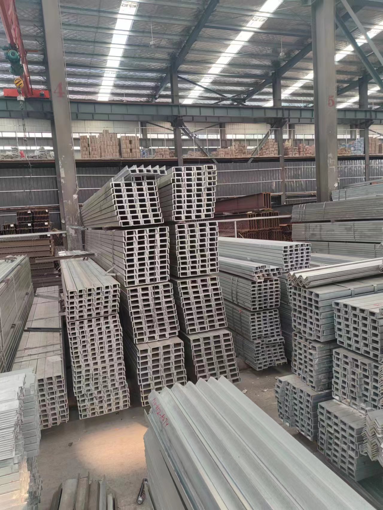 西南地区Q345B低合金工角槽钢结构型材现货 Q235B热镀锌槽钢价格
