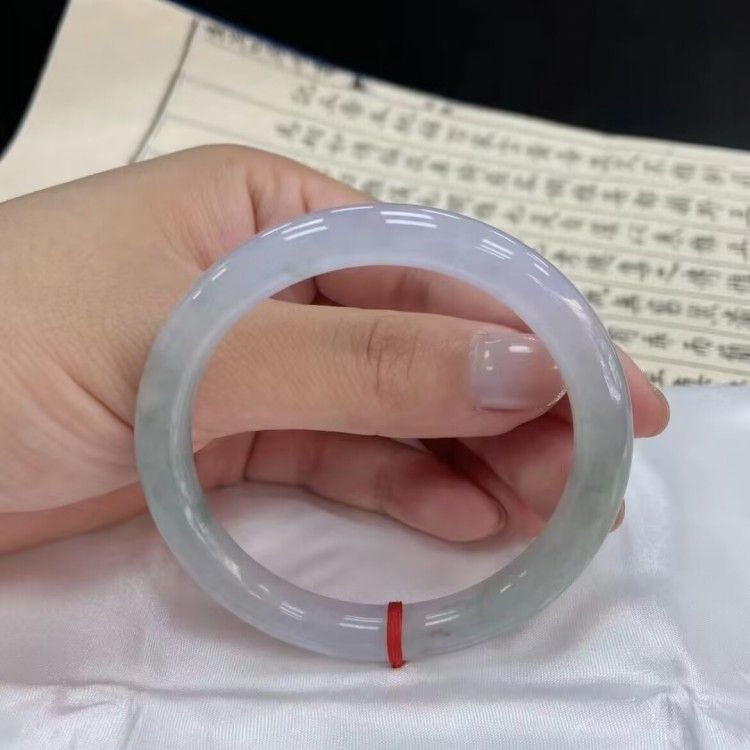 Vòng tay ngọc bích Miến Điện băng mới màu xanh lá cây nhạt, đường kính trong 50–64 mm chi tiết 7