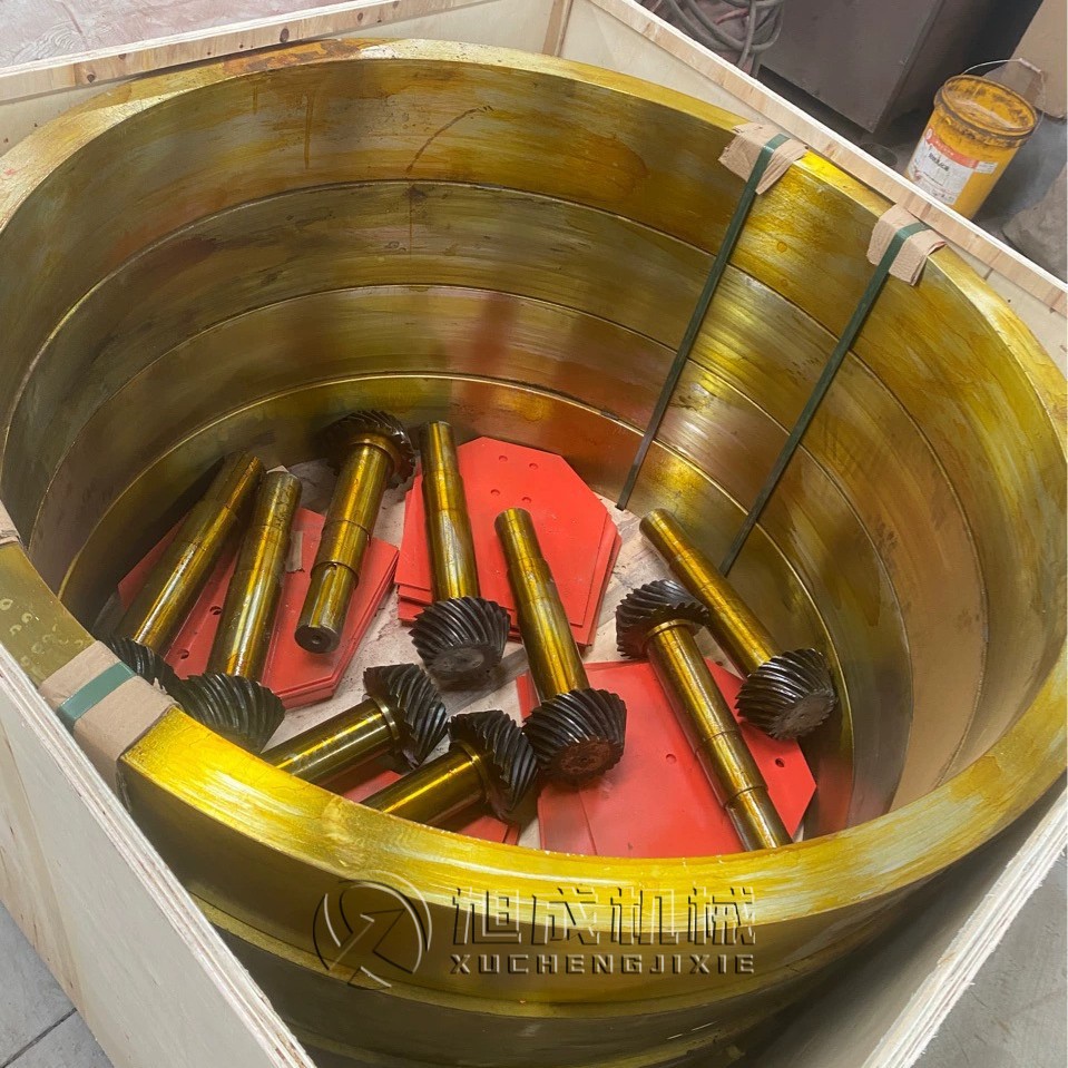 MTW130磨粉机磨环5r磨辊总成减速机齿轮减速机输入轴