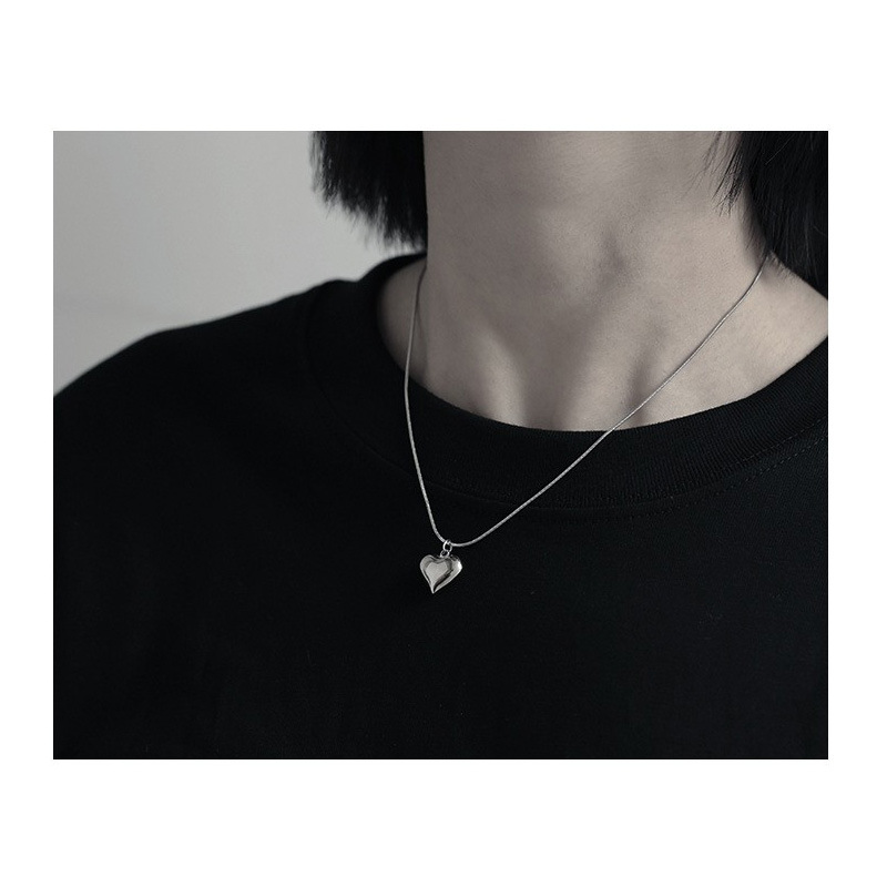 Titanium steel necklace for women, simple luxurious, high-end feeling, summer monsoon heart-shaped collarbone chain,_voghion.com