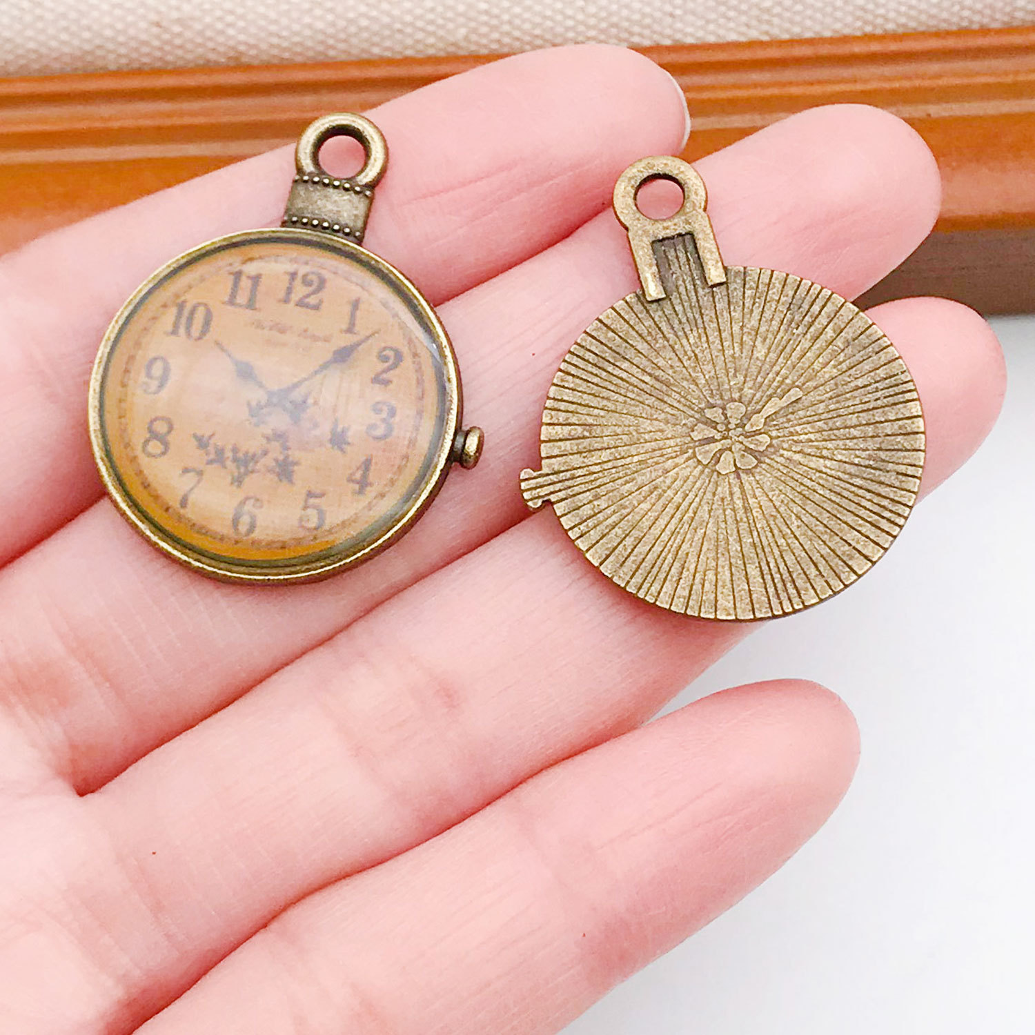 17308-M-古青锌合金圆形滴油滴胶复古钟表25x32-3