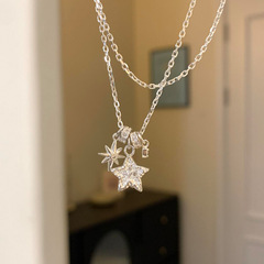 ハンマーの星がいっぱいになっています。