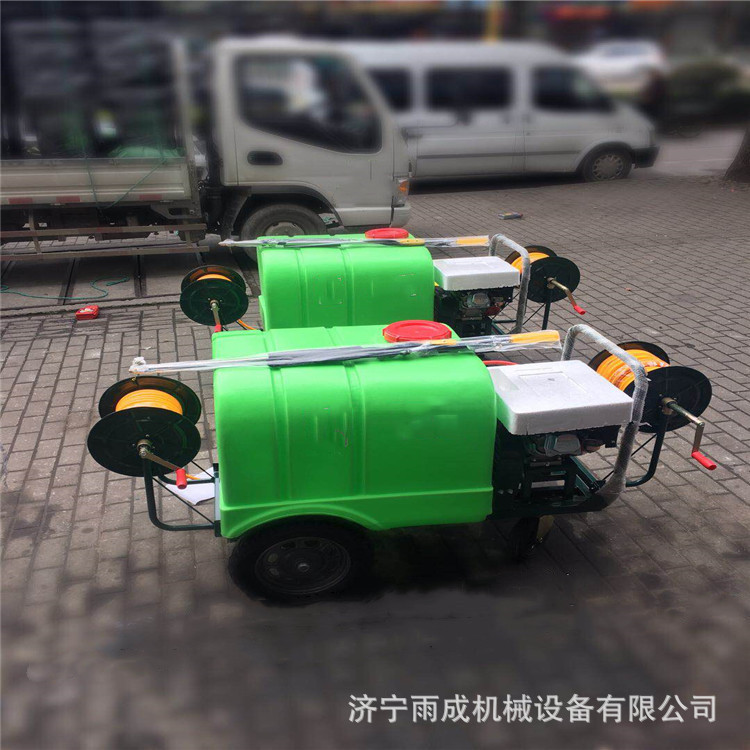 手推式打药车视频  轮式打药机价格 手拉启动喷药车图片手动喷药