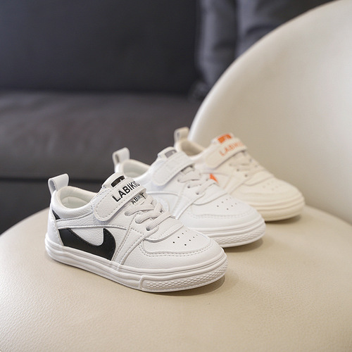 Crayon Shin-chan soft-soled children's shoes boys' sneakers trendy 2024 spring and autumn new breathable white shoes girls' casual shoes