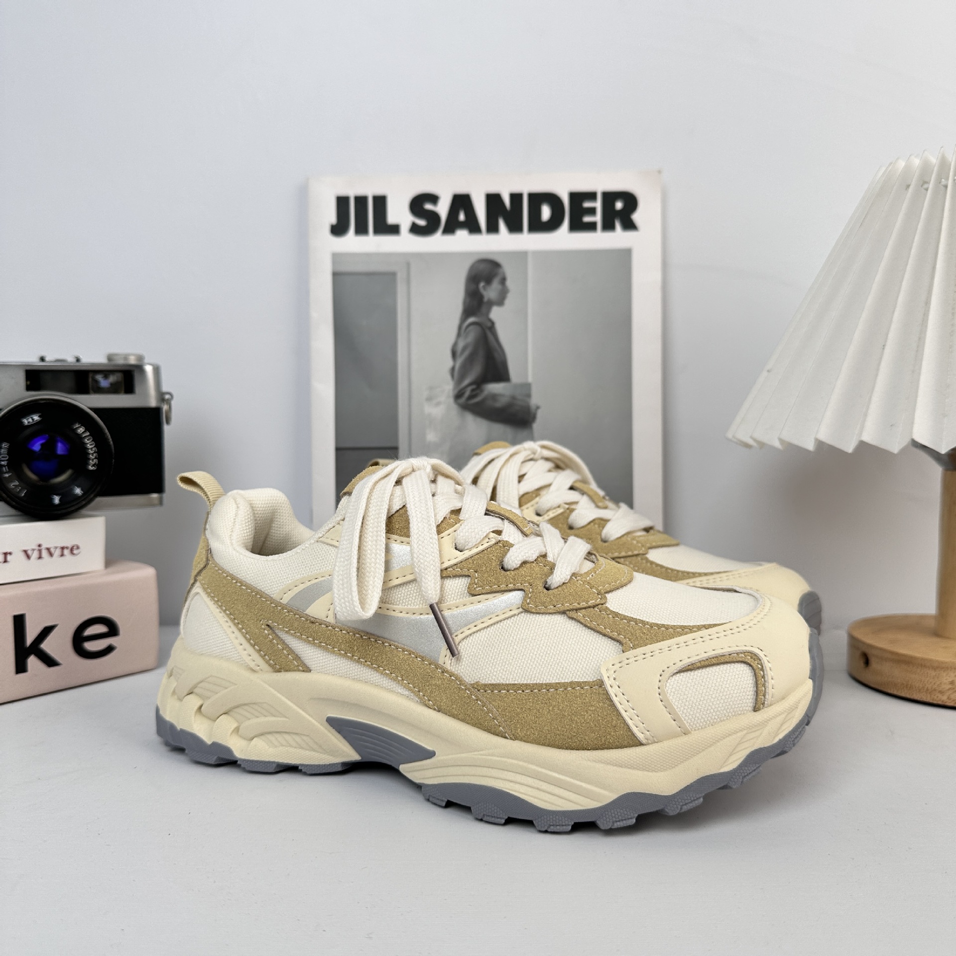 Yuanbo zapatos de padre y mujer 2025 nuevo diseño de nicho de altura de fondo grueso zapatos deportivos casuales universales