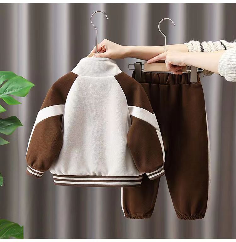 Small and medium-sized sports set, autumn handsome children's Korean version jacket, wearing baseball jersey_voghion.com