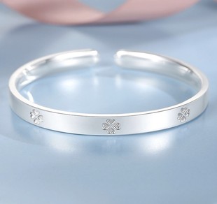Copper silver plated bracelet opening lucky four-leaf clover solid bracelet women's fashion simple small fresh jewelry wholesale