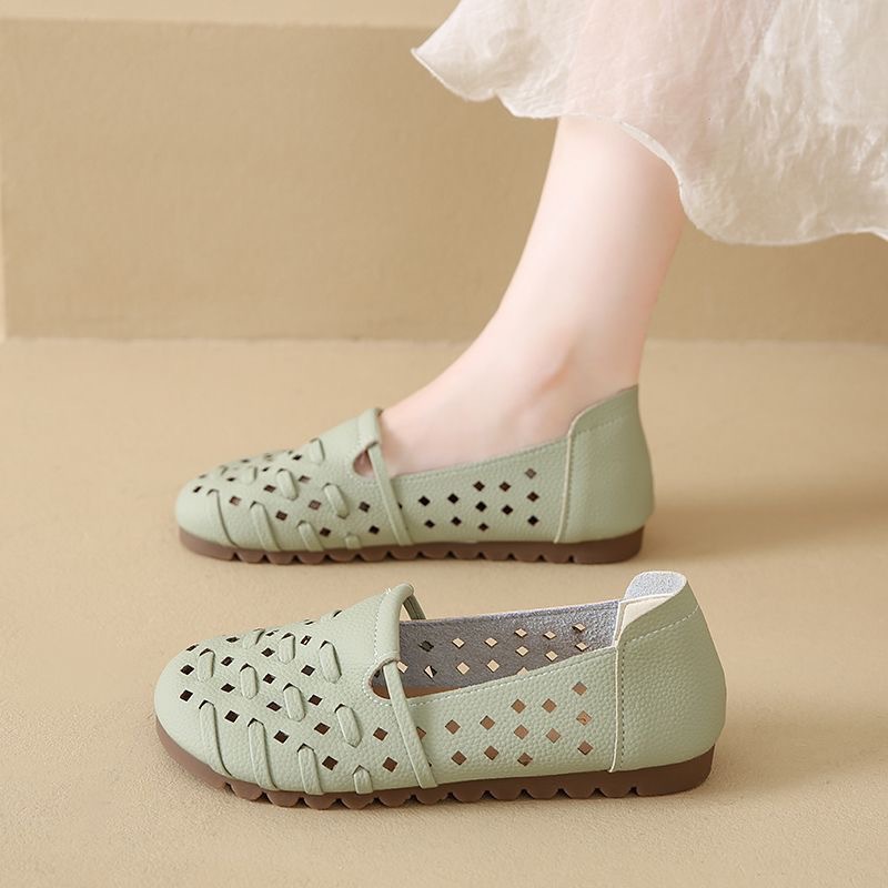Soft Sole Soft Surface Cut Out Mom Shoes 2025 Summer New Style Comfortable Woven Fabric Casual Sandals Clogs for Women