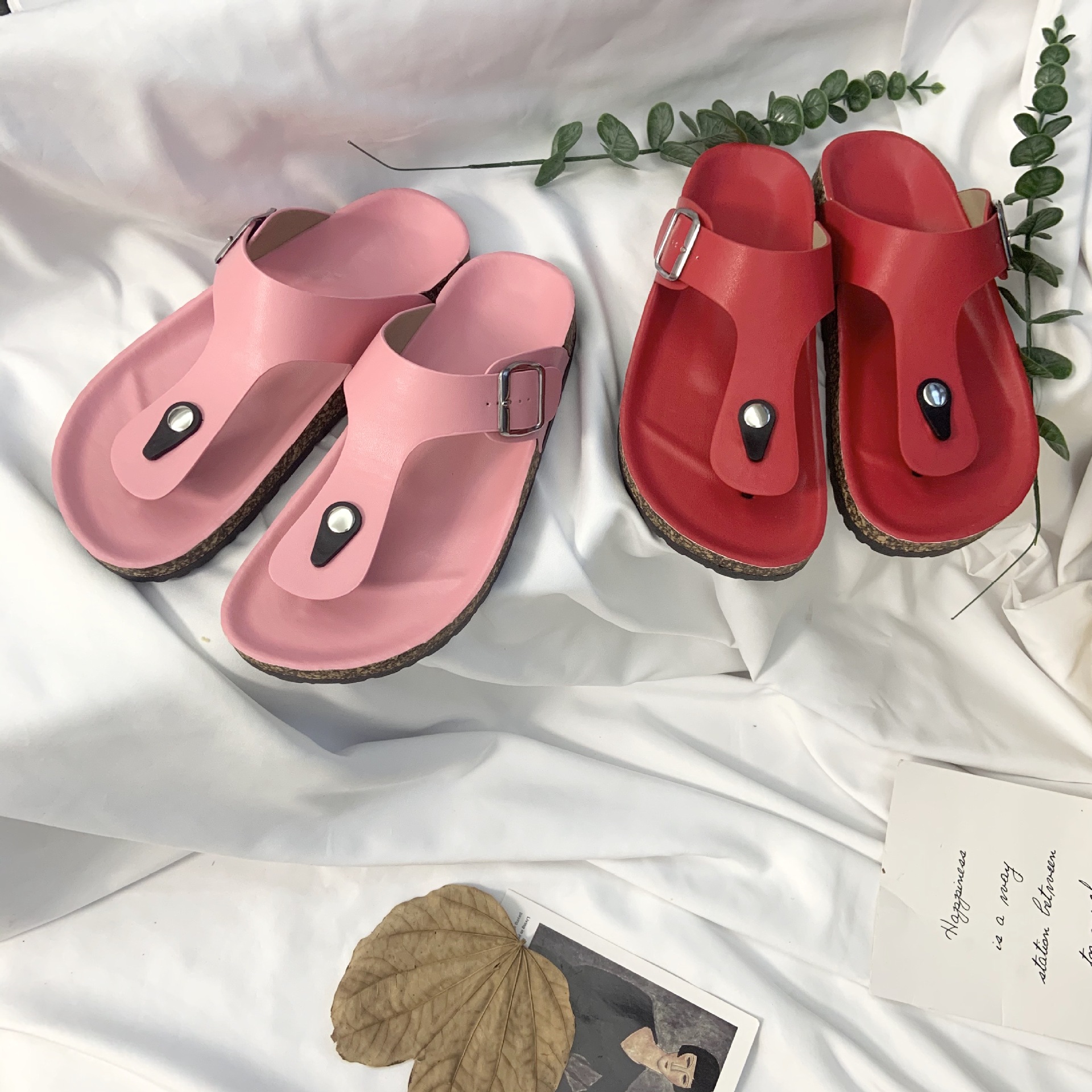 2024 European and American cross border foreign trade shoes slippers women wholesale flip flops cork slippers beach flat slippers_voghion.com