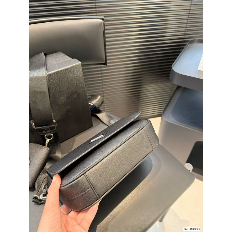 P's 春と秋の新作メッセンジャーバッグ通勤ナイロンフリップ大容量クロスボディバッグカジュアル多用途ショルダー携帯電話バッグ|undefined
