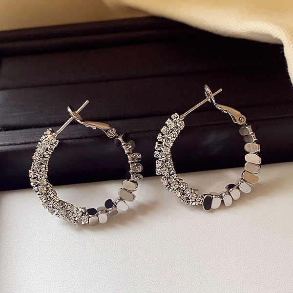 2.6 Silver Broken Silver Circle - Ear Button