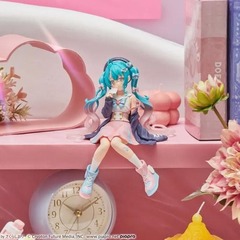 Voice of a Future figure, 2D cute girl decoration, Voice of a Future pressing instant noodles in a seated pose figure model, gift decoration