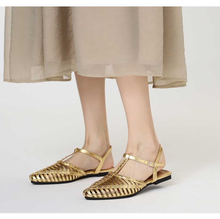 Moderna romerska sandaler med nitar och spänne för damer_voghion.com