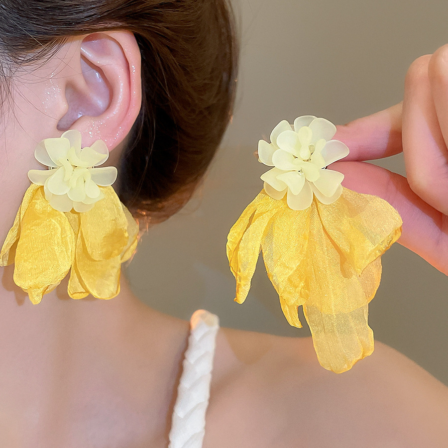 Pendientes de malla de pétalo de dopamina Pendientes de estilo de vacaciones junto al mar de estilo nuevo estilo caliente Pendientes de temperamento exagerado de todo fósforo al por mayor