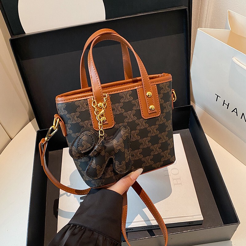 Cross-Border Bucket Small Bag for Women 2026 Autumn and Winter New Korean Style Fashion Shoulder Bag Crossbody Bag Printed Handbag for Women Cross-Border Bucket Small Bag for Women 2026 Autumn and Winter New Korean Style Fashion Shoulder Bag Crossbody Bag Printed Handbag for Women