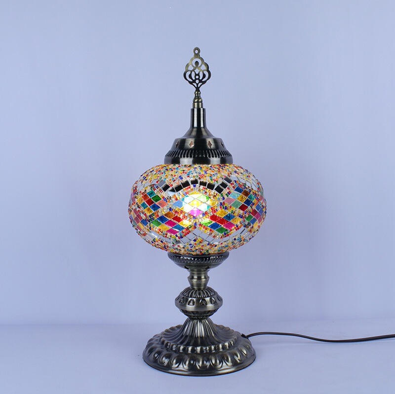 Bohemian-style table lamp, retro and romantic, suitable for bedrooms, living rooms, dining rooms, cafes, hotels, guesthouses, and bars; handmade table lamp