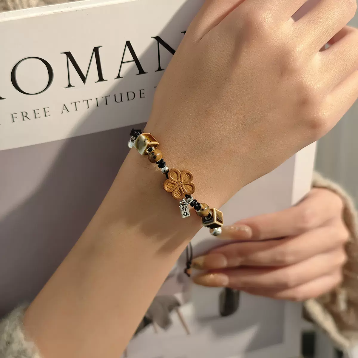 复古做旧编织桃花铃铛串珠手链 古风轻奢简约高级感小众百搭手饰