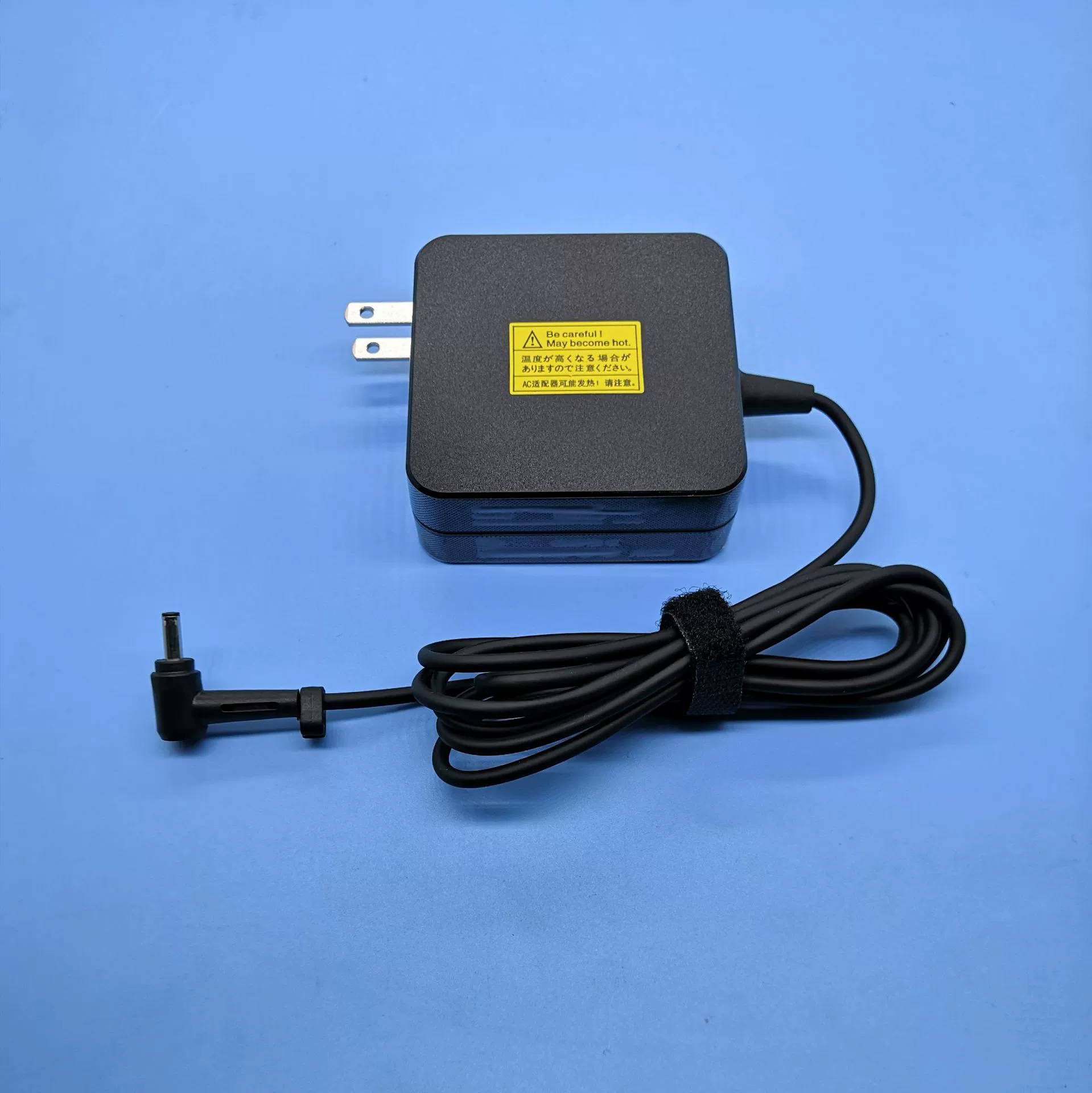 Применимый квадратный интерфейс зарядного устройства для ноутбука Asus 65 Вт 19V3.42A 4,0*1,35 мм