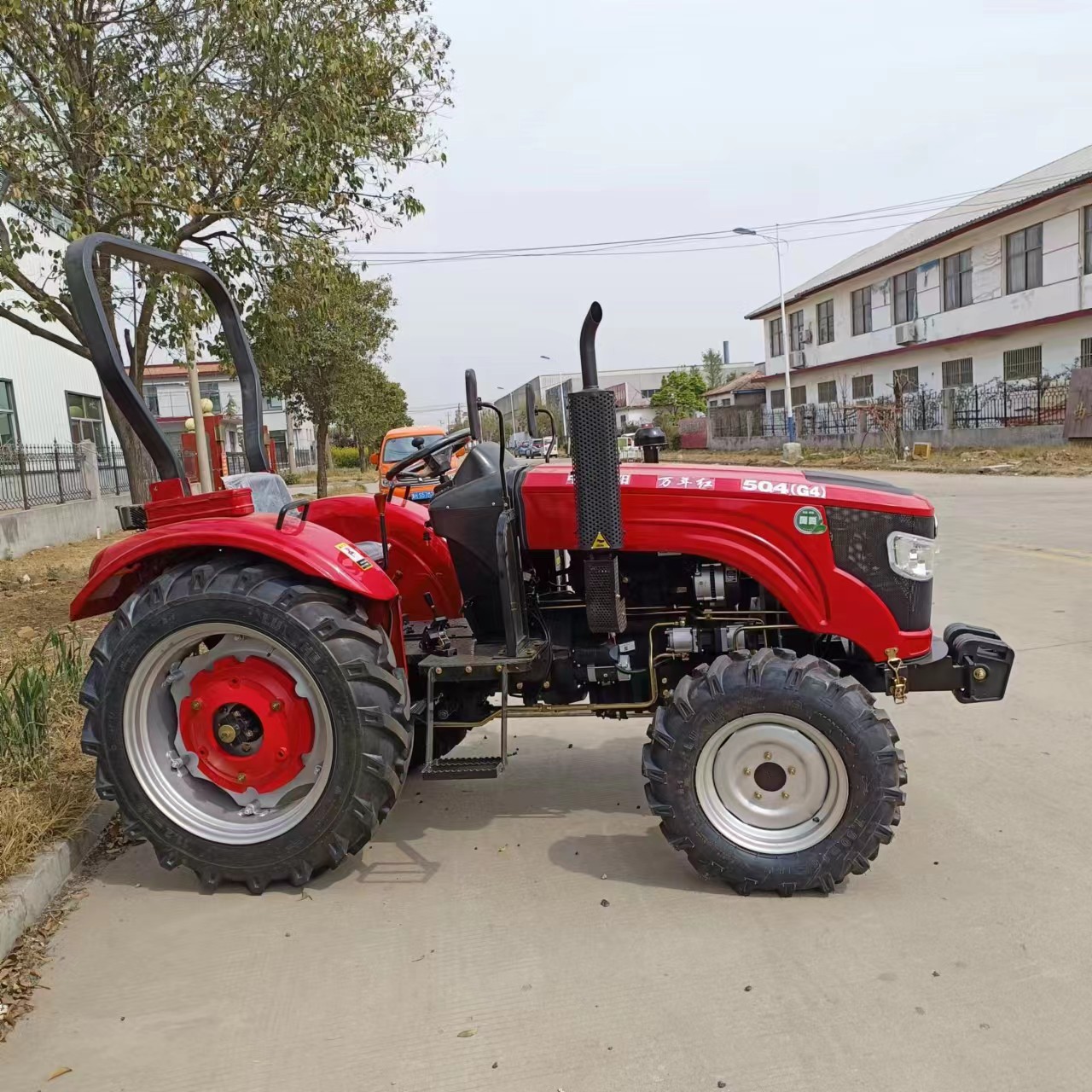 大桥高配置雷沃M704-BA 华夏504大棚王拖拉机 供应柴油深耕犁田机