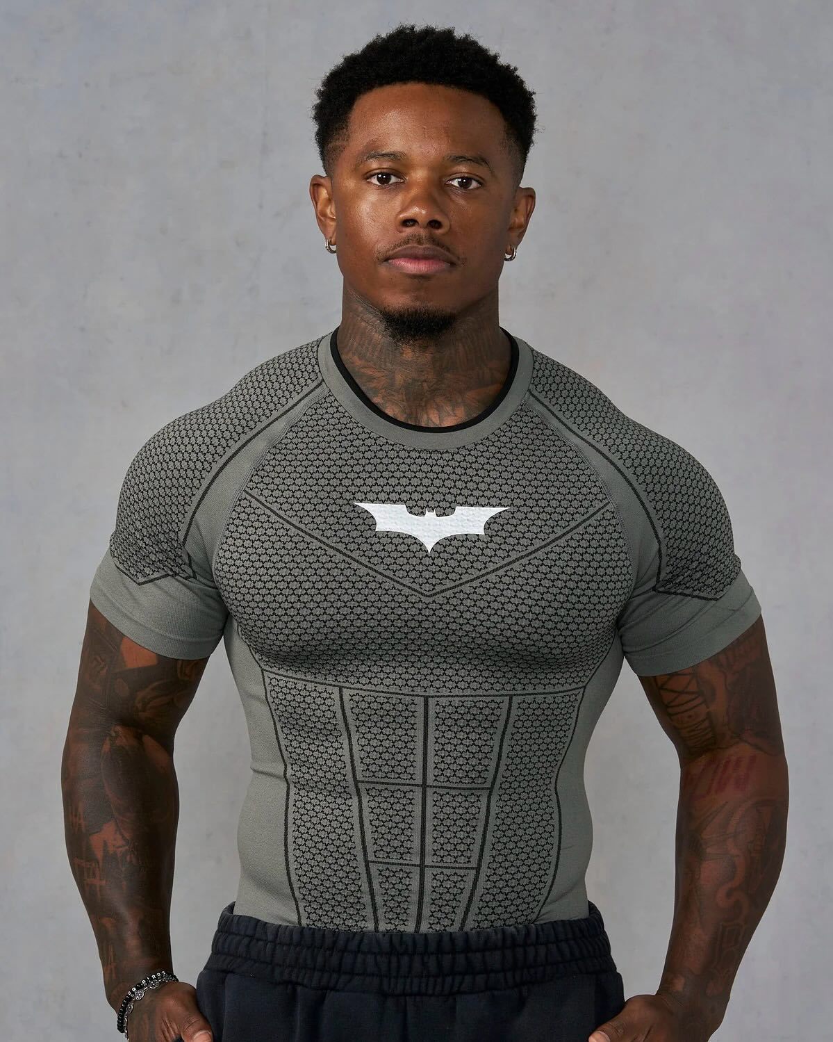 American YOUNG New Yang Gola Bat M manga corta fitness muscular delgado rápido secado transpirable camiseta deportiva hombre
