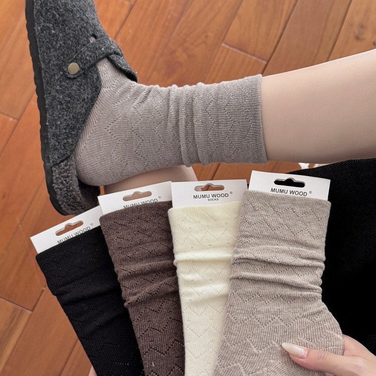 26 Autumn/Winter new collection: Korean-style, fashionable, solid-color, hollow-patterned, cotton mid-calf socks for women – comfortable, warm, and stylish 26 Autumn/Winter new collection: Korean-style, fashionable, solid-color, hollow-patterned, cotton mid-calf socks for women – comfortable, warm, and stylish