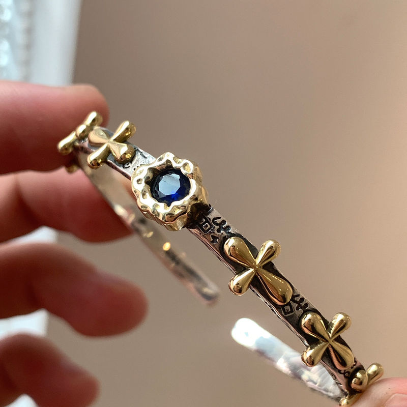 Original Master's Designer Cross Graffiti Bracelet Women's Light Luxury Niche Ins Niche All-match Style Exquisite Design Original Master's Designer Cross Graffiti Bracelet Women's Light Luxury Niche Ins Niche All-match Style Exquisite Design