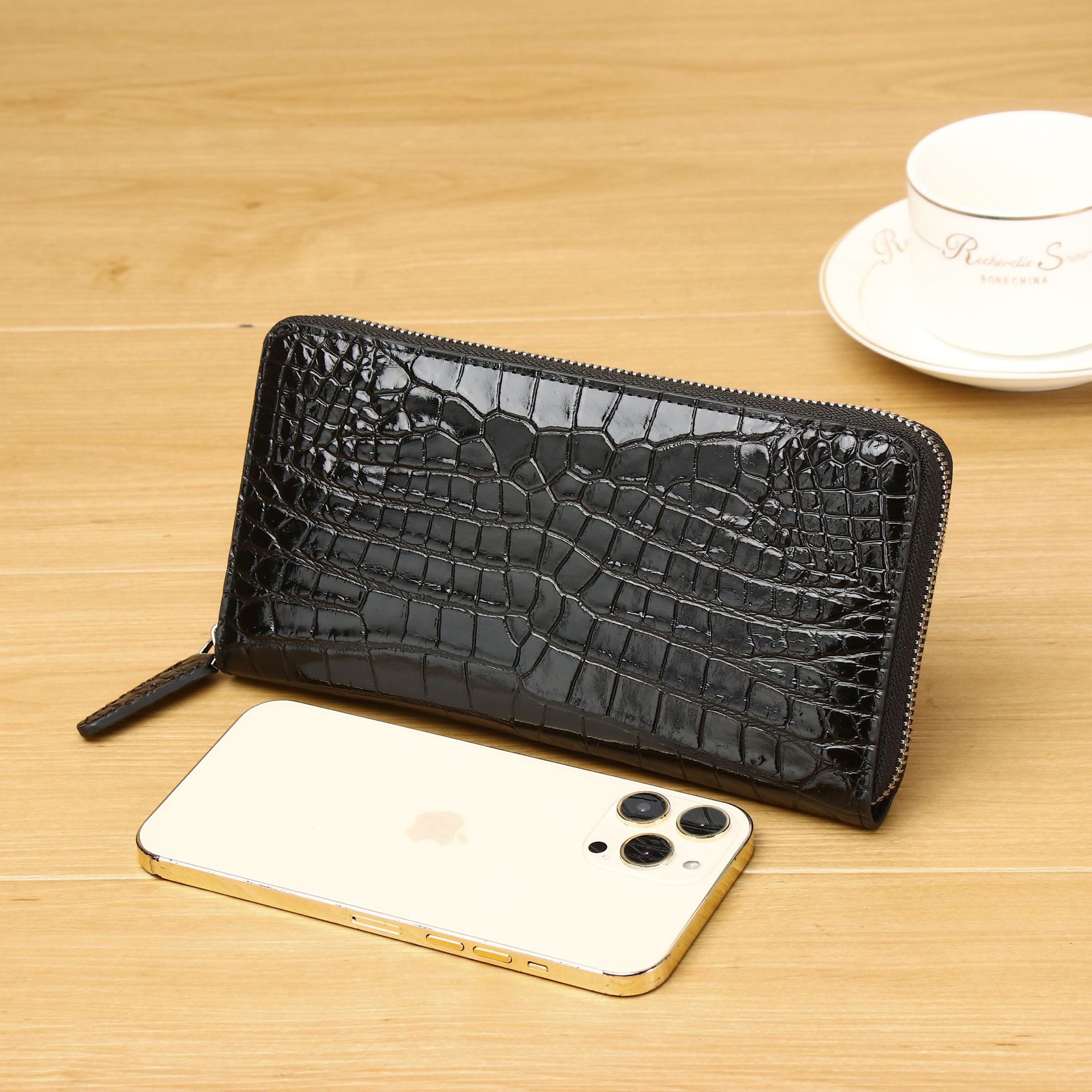 Túi clutch nam họa tiết cá sấu cao cấp, sức chứa lớn, nhiều ngăn thẻ, đựng điện thoại chi tiết 3