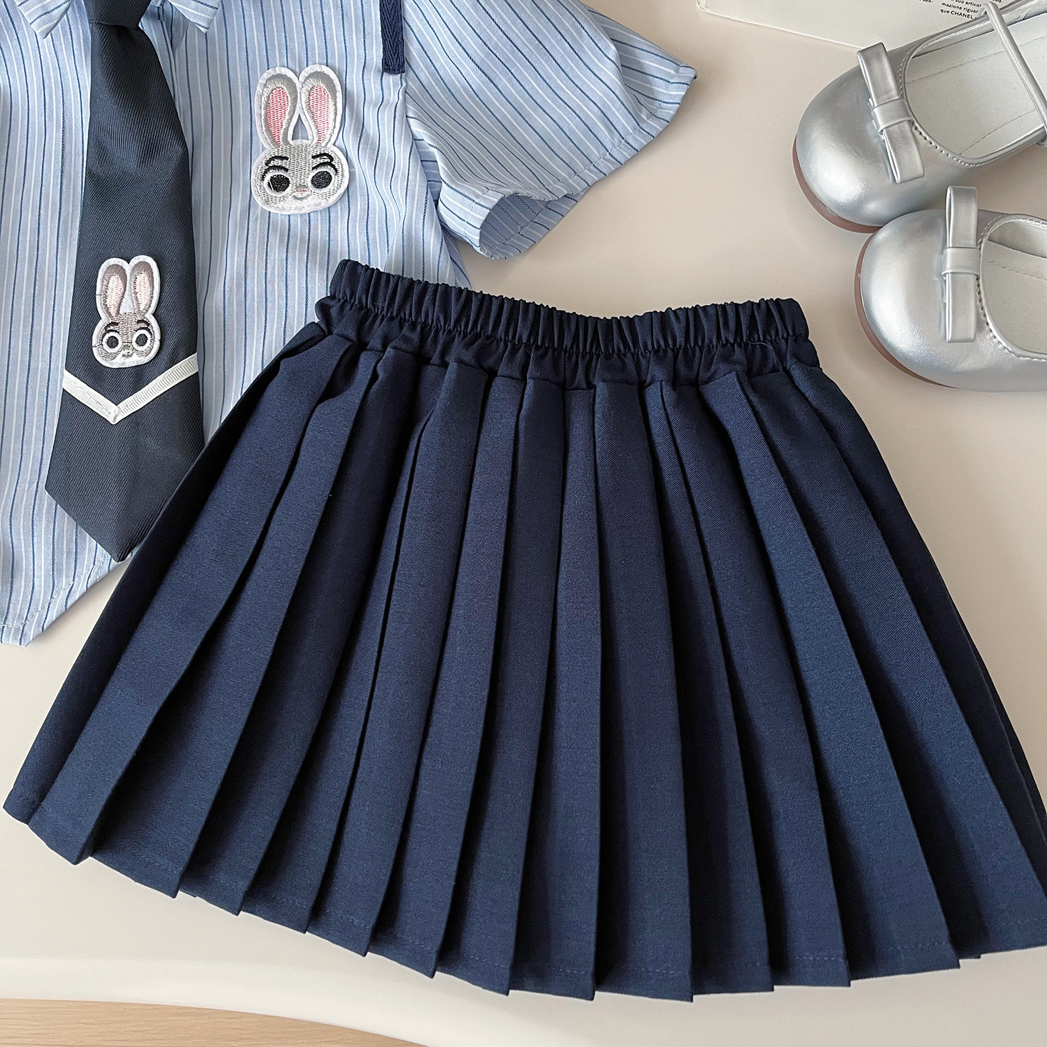 Mädchen Hasen Uniform Set Kurzarmbluse Und Plisseerock_voghion.com