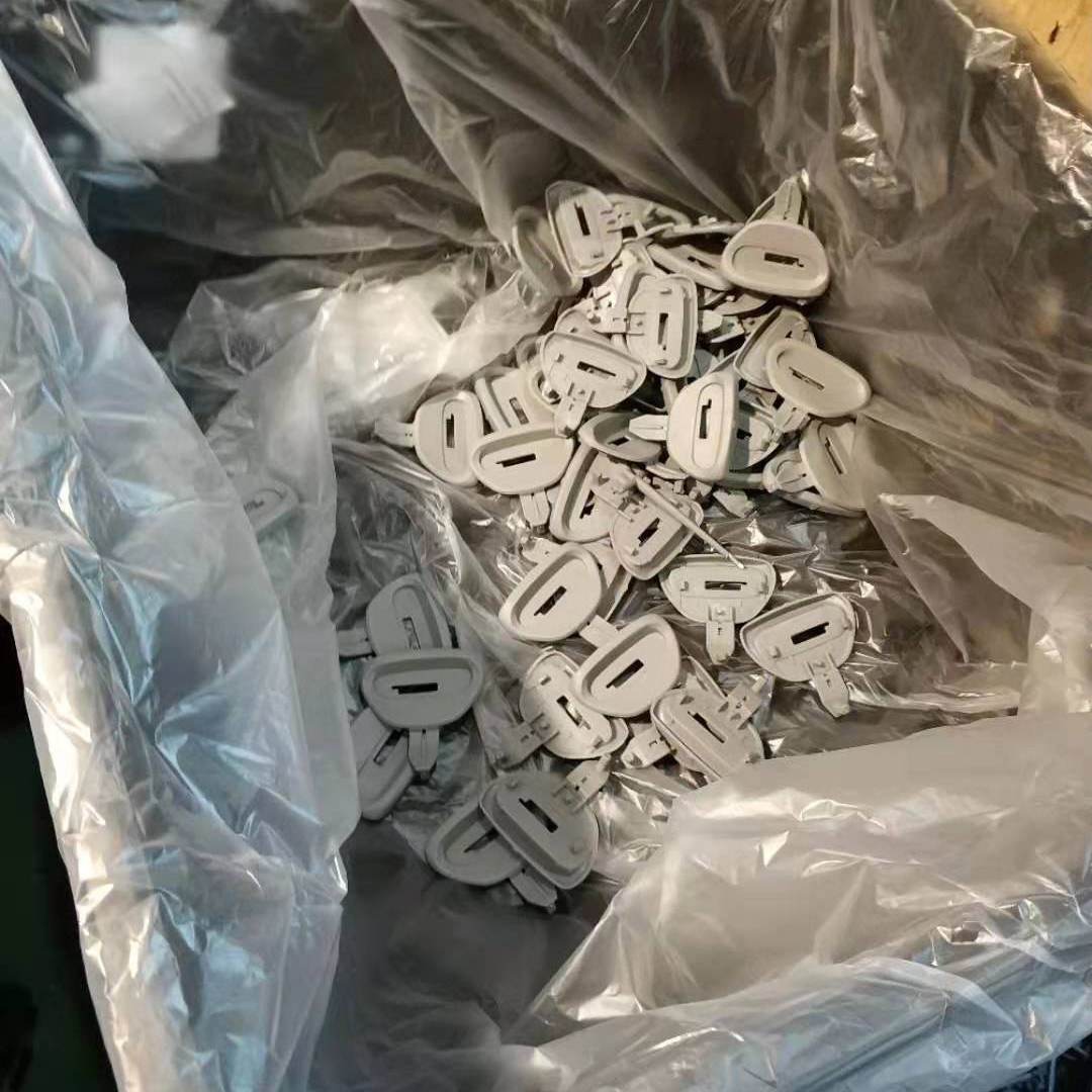 提供塑料桌椅成型加工 塑料模具加工 产品设计 产品组装 试模打样