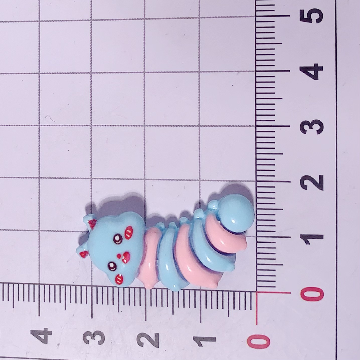 Caricatura brillante cara de simulación de oruga accesorios de resina diy caja de teléfono móvil clip de pelo botón de zapatos cable de datos taza de agua paquete de material