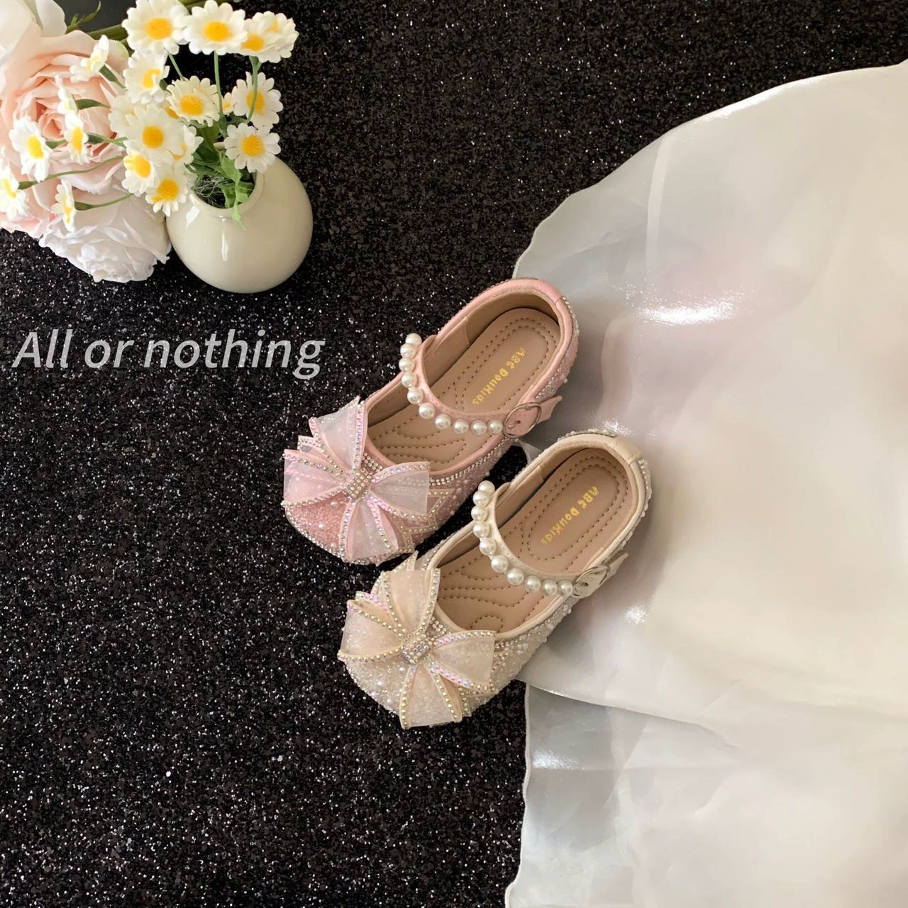 Детские туфли для девочек в стиле принцессы, весна-осень 2025, новая модная модель с бантом из стразов, детские туфли для девочек с кристаллами, мягкая подошва