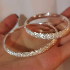 新しい中国風のベビーブレスプレーンブレスレットオープンつや消し女性用半白銅サンドフェイスブレスレット、親友やガールフレンドへのギフトとして