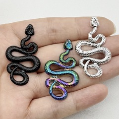 ヨーロッパとアメリカの新しい合金カラフルなビッグパイソン古代シルバーペンダントジュエリーアクセサリー DIY ハロウィンペンダントジュエリー