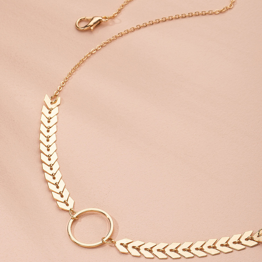 Simple Alloy Multilayer Clavicle Chain New Trend Round Necklace display picture 3