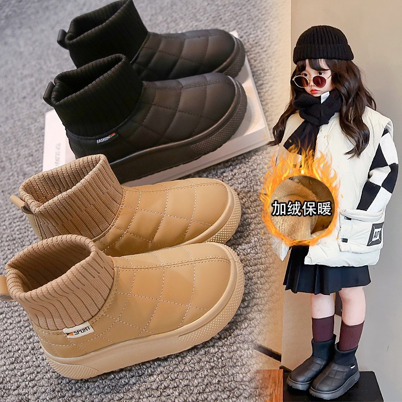 Niños botas de nieve de niñas botas cortas de terciopelo de invierno 2025 nuevo niño engrosado calentamiento botas de algodón de niñas botas de algodón