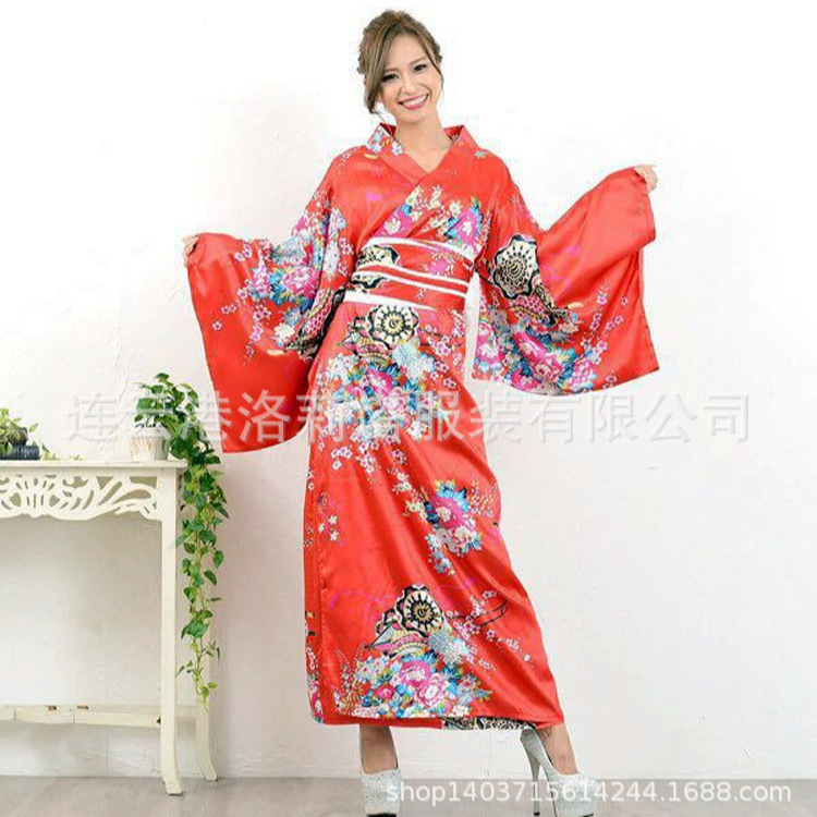 日本の伝統的な女性の正装の浴衣のアニメの演出の写真のスーツの着物の舞台の演出の服装の写真は代行を撮影します。|undefined