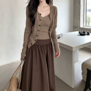法式温柔风针织开衫吊带背心女秋季女装新款高级感花苞半身裙套装