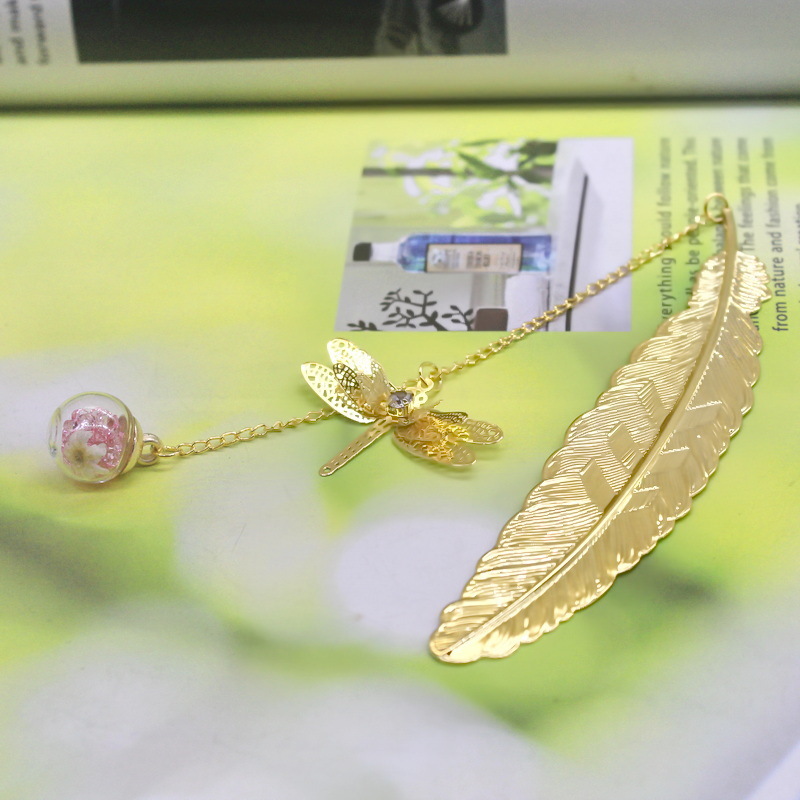 골드 깃털 + 잠자리 + 핑크 다이아몬드 화이트 플라워