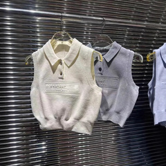 【特価品】返品・交換不可 25初秋新作 ベスト ショート丈 ゆったり レターズ刺繍 ノースリーブ ポロシャツ