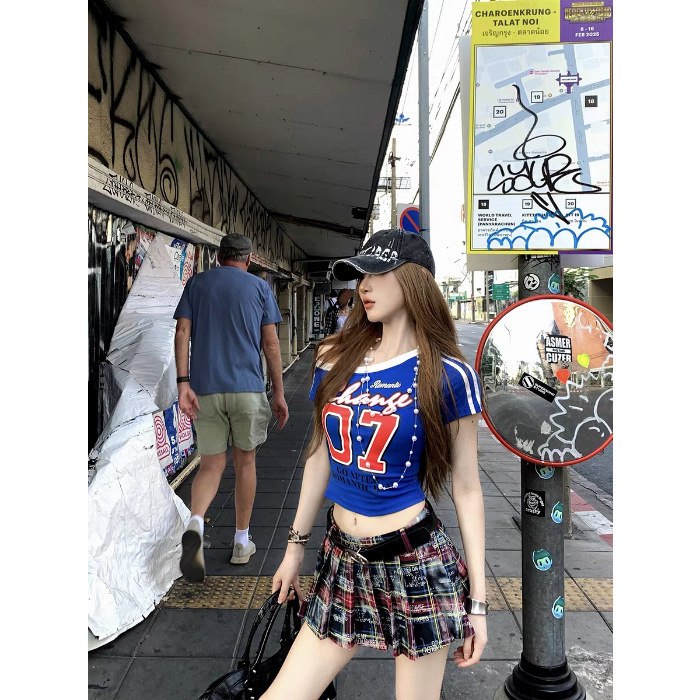 美式不规则斜肩上衣女夏季纯欲辣妹紧身短款设计感撞色短袖T恤ins|undefined