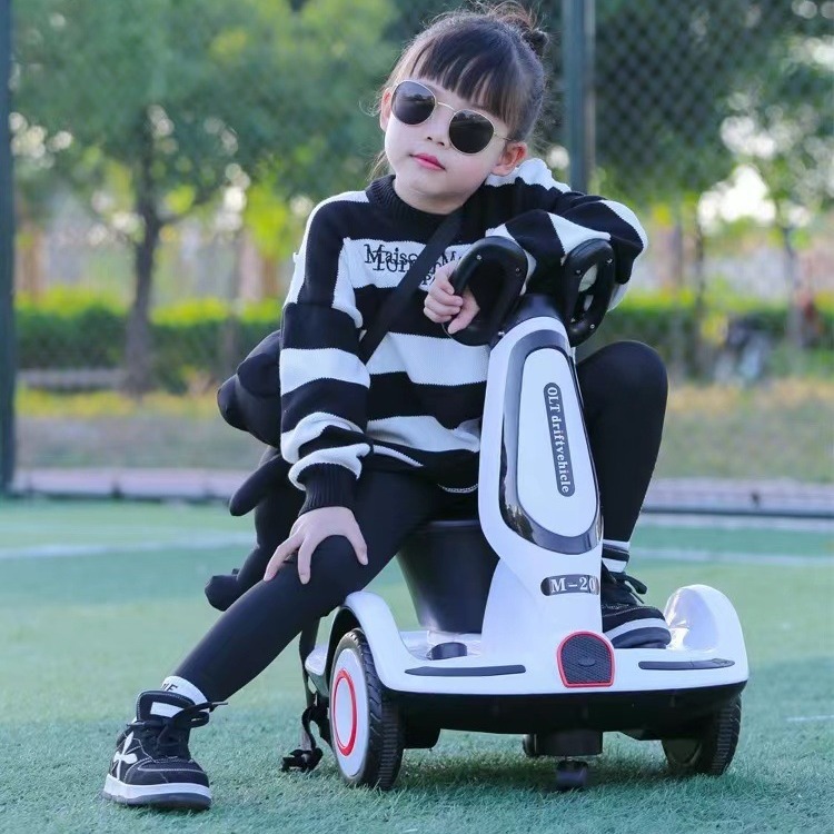 Coche eléctrico para niños de 1 - 6 años de edad, motocicleta de equilibrio interior, carro giratorio de carga, se puede sentar, se puede controlar remotamente, se puede cargar