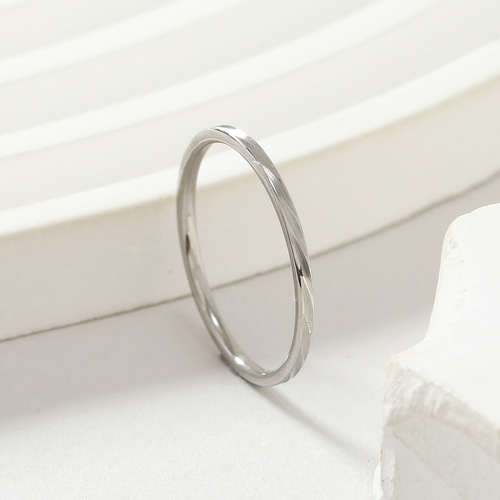 Cross-border titanium steel ring for women, fashionable and simple 2mm extremely fine pattern twill stainless steel couple ring plain ring jewelry