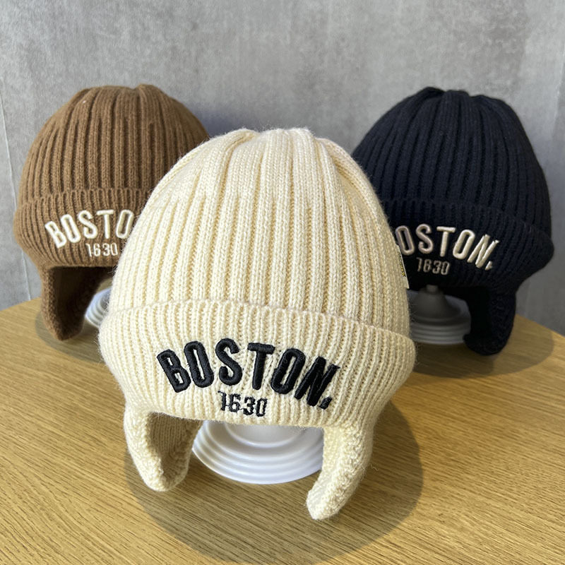 Korean Kidsren's Hat Autumn and Winter Warm Ear Protection Hat Letter Fashionable Baby Fashionable Knitted Pullover Hat Woolen Hat