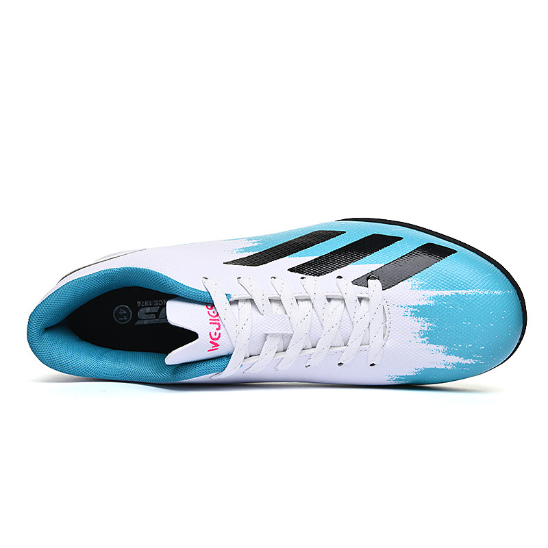 2024 nuevos zapatos de fútbol transfronterizos para hombres y mujeres, zapatos de entrenamiento de entrenamiento de clavos juveniles, fábrica directa