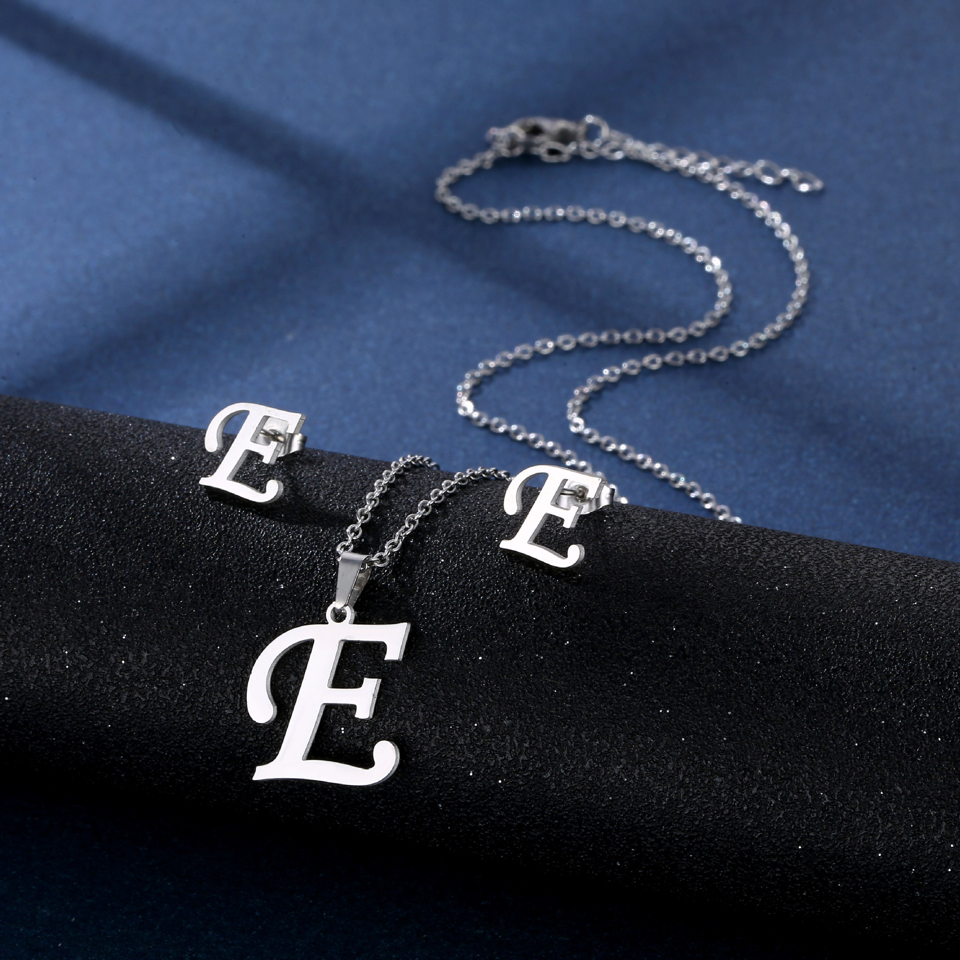 Simple Style Letter Stainless Steel Earrings Necklace 1 Set