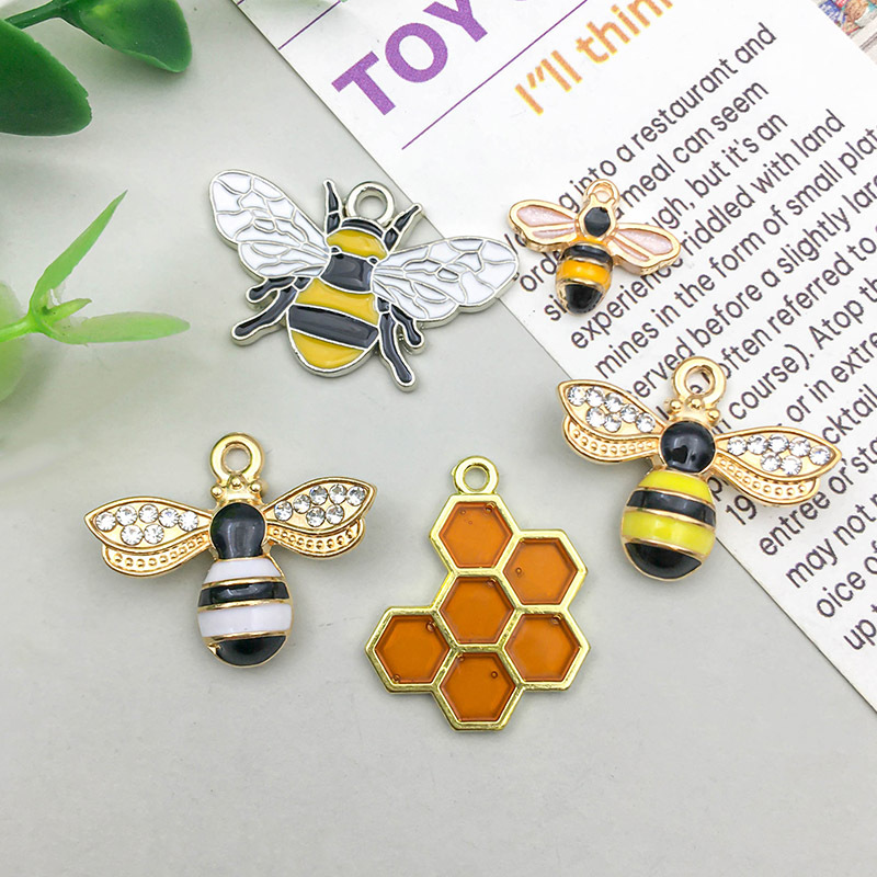 2g Weight Pendant Jewelry Making Type DIY Jewelry Accessories Classification 5 Models, 2 Each, 10/Bag Quantity Alloy Material Bee Pattern Cartoon Style Style Enamel, Enamel Craft Yellow Color 5 Models, 2 Each, 10/Bag Alloy Bee Pendant DIY Jewelry Accessories 3
