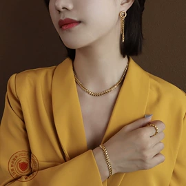耳环;项链;首饰套装